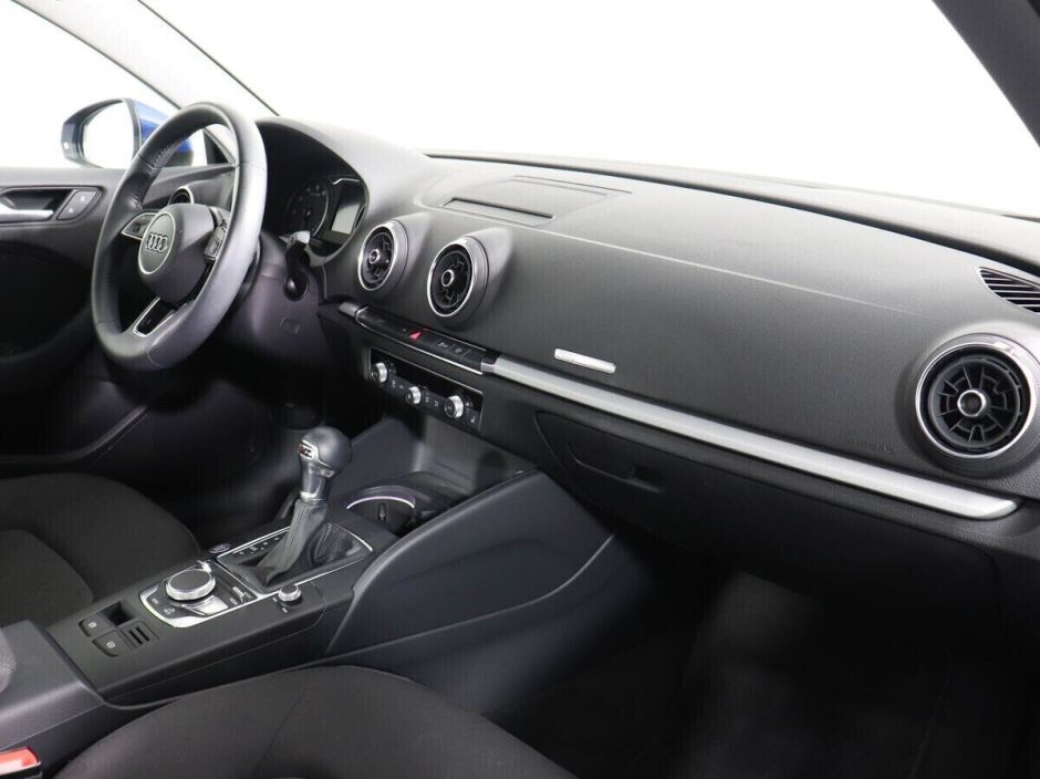 Audi A3 1.5 РКПП, 2019, 55 000 км фото 11