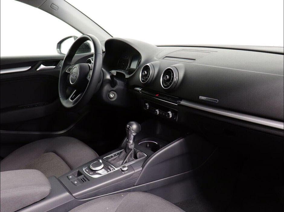 Audi A3 1.5 РКПП, 2020, 36 000 км фото 8