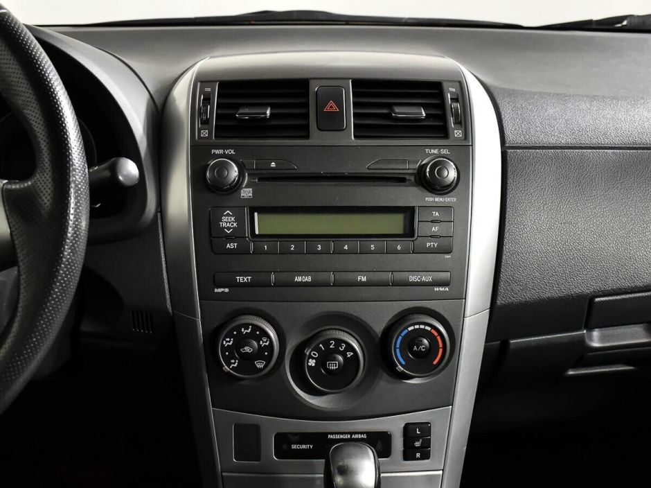 Toyota Corolla 1.6 АКПП, 2012, 141 000 км фото 7