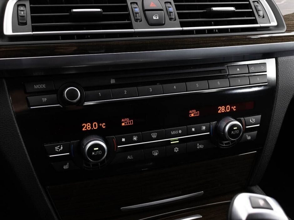 BMW 7 серии 4.4 АКПП, 2011, 145 000 км фото 12