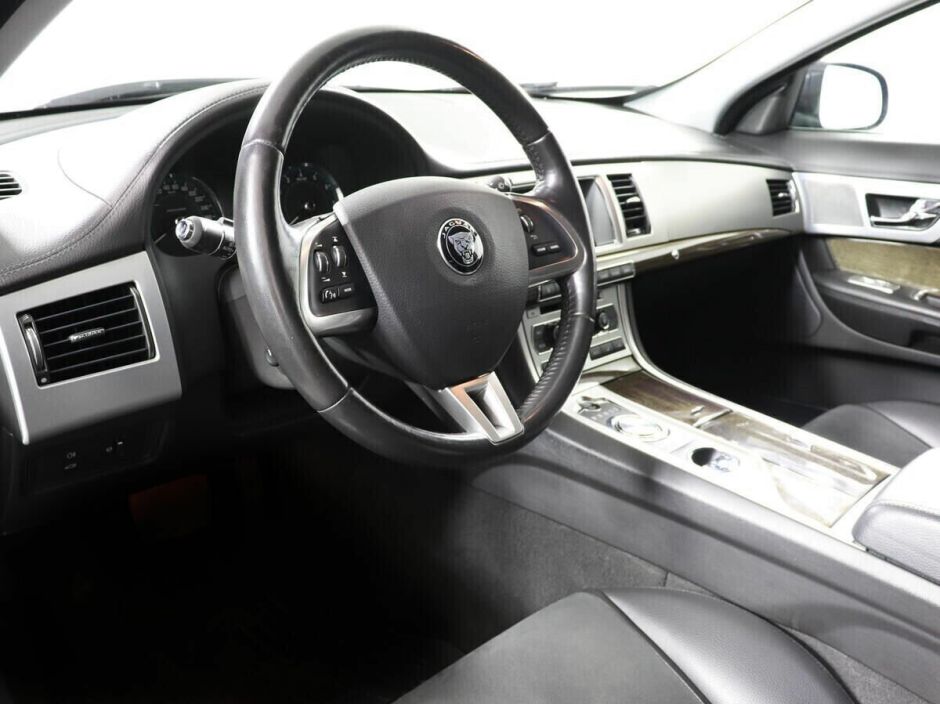 Jaguar XF 2.0 АКПП, 2015, 105 000 км фото 9