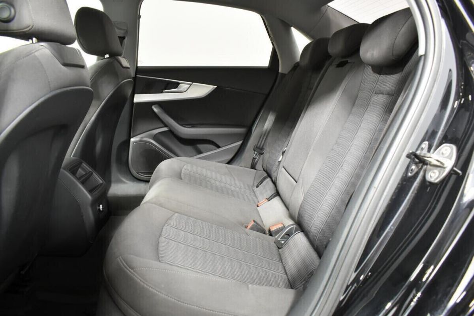 Audi A4 2.0 РКПП, 2016, 85 000 км фото 13