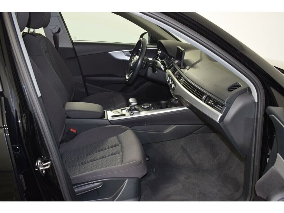 Audi A4 2.0 РКПП, 2016, 93 000 км фото 14