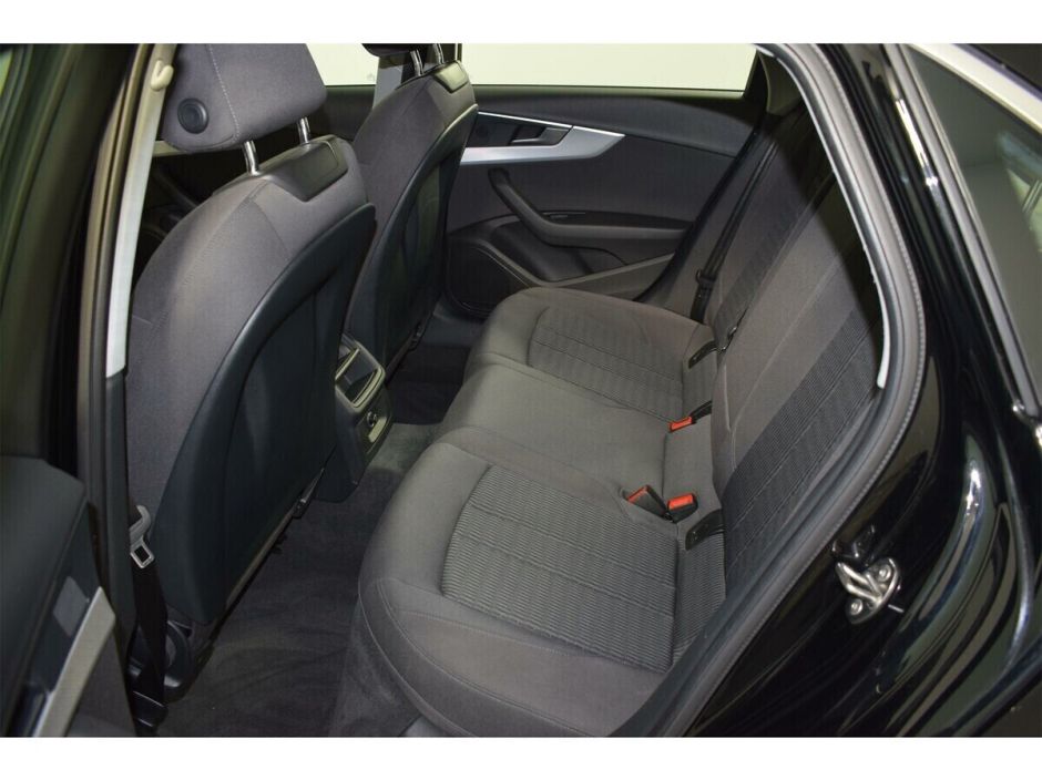 Audi A4 2.0 РКПП, 2016, 93 000 км фото 15