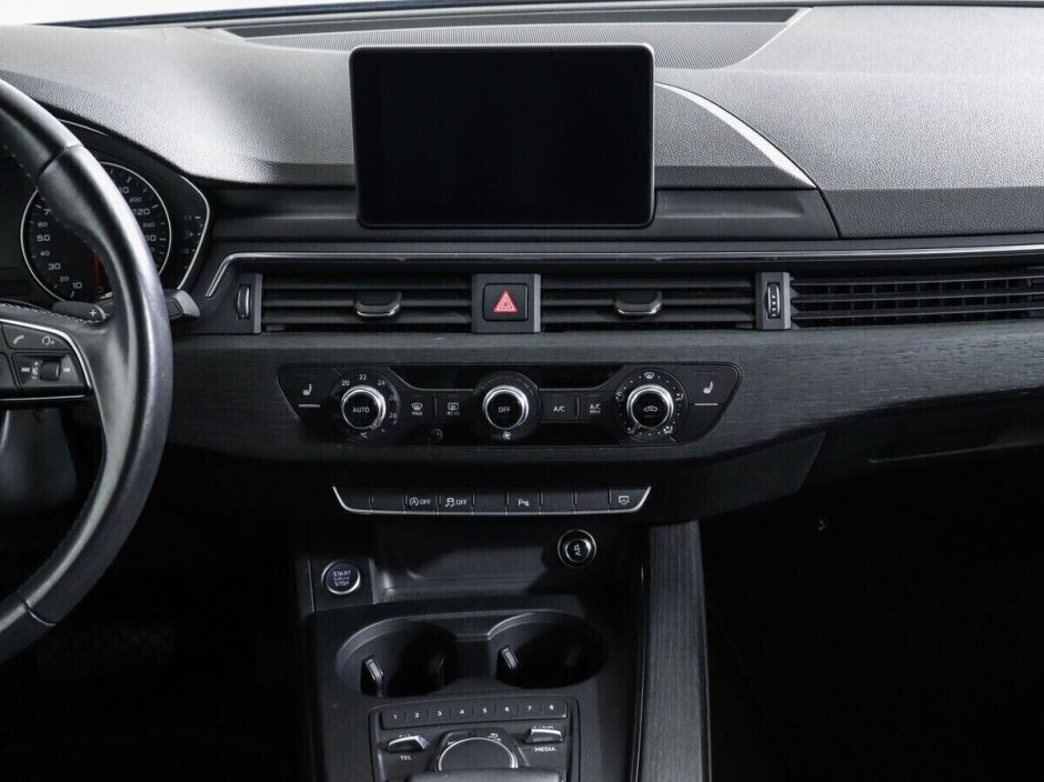 Audi A4 2.0 РКПП, 2017, 75 000 км фото 11