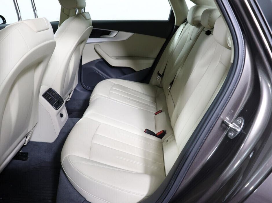 Audi A4 2.0 РКПП, 2018, 60 000 км фото 13