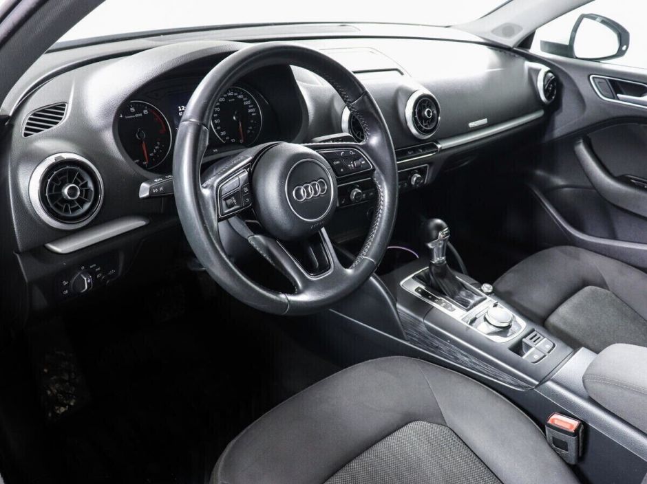 Audi A3 1.5 РКПП, 2020, 37 000 км фото 9