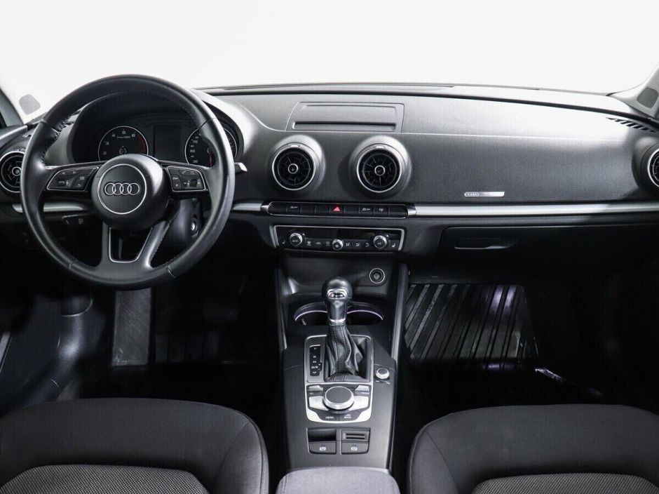 Audi A3 1.5 РКПП, 2018, 59 000 км фото 10