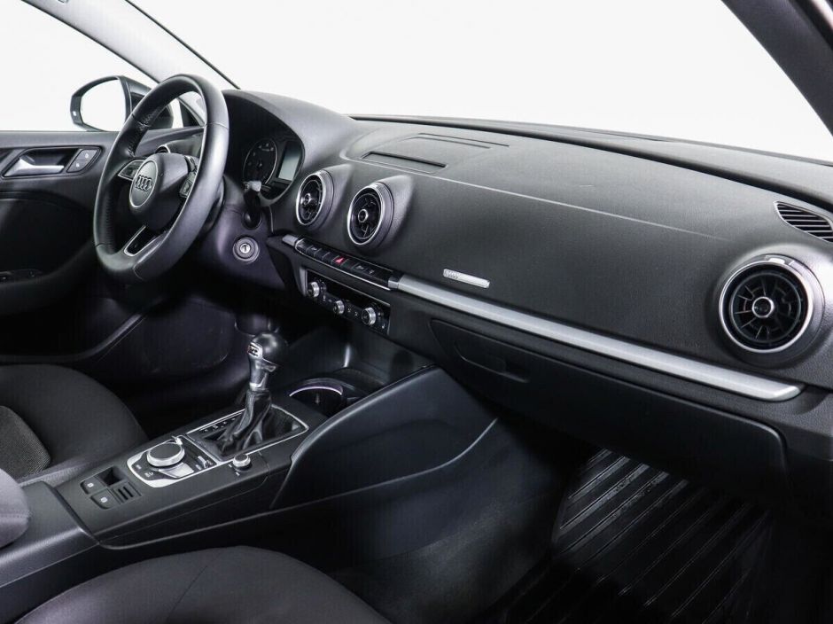 Audi A3 1.5 РКПП, 2018, 59 000 км фото 13