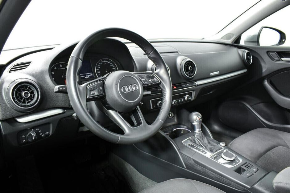 Audi A3 1.5 РКПП, 2018, 64 000 км фото 9