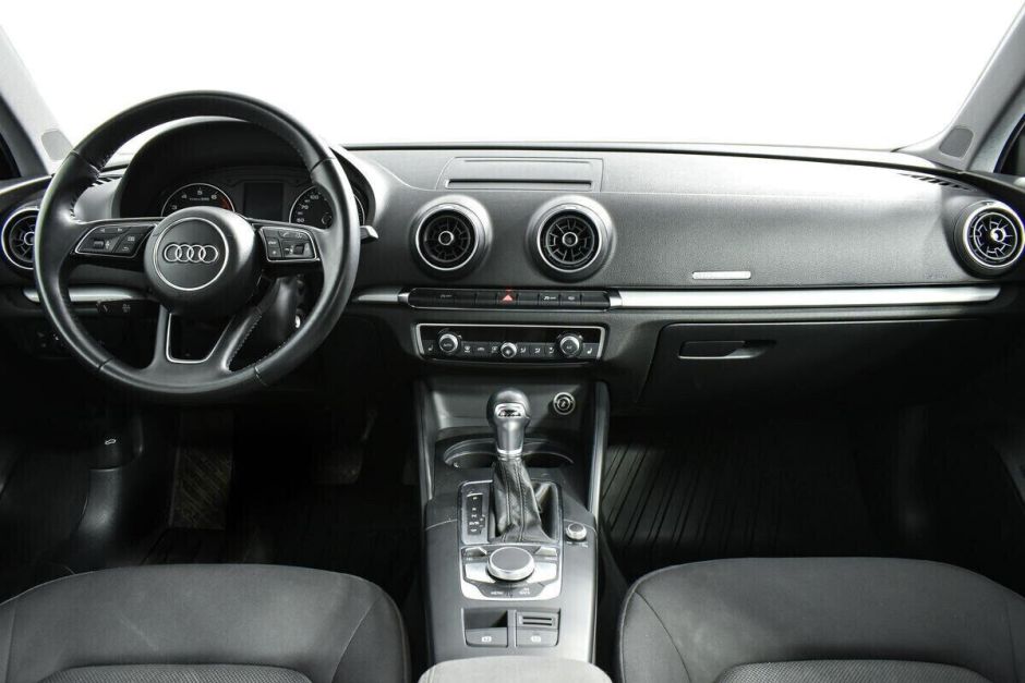 Audi A3 1.5 РКПП, 2018, 64 000 км фото 10