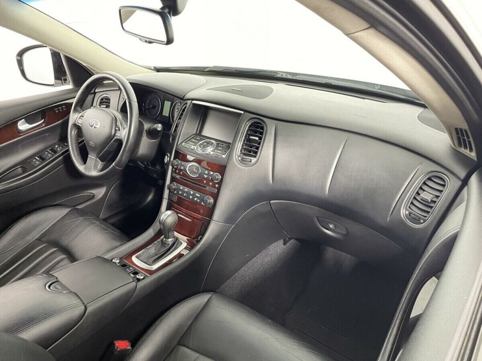 Infiniti QX50 2.5 АКПП, 2015, 102 000 км фото 11