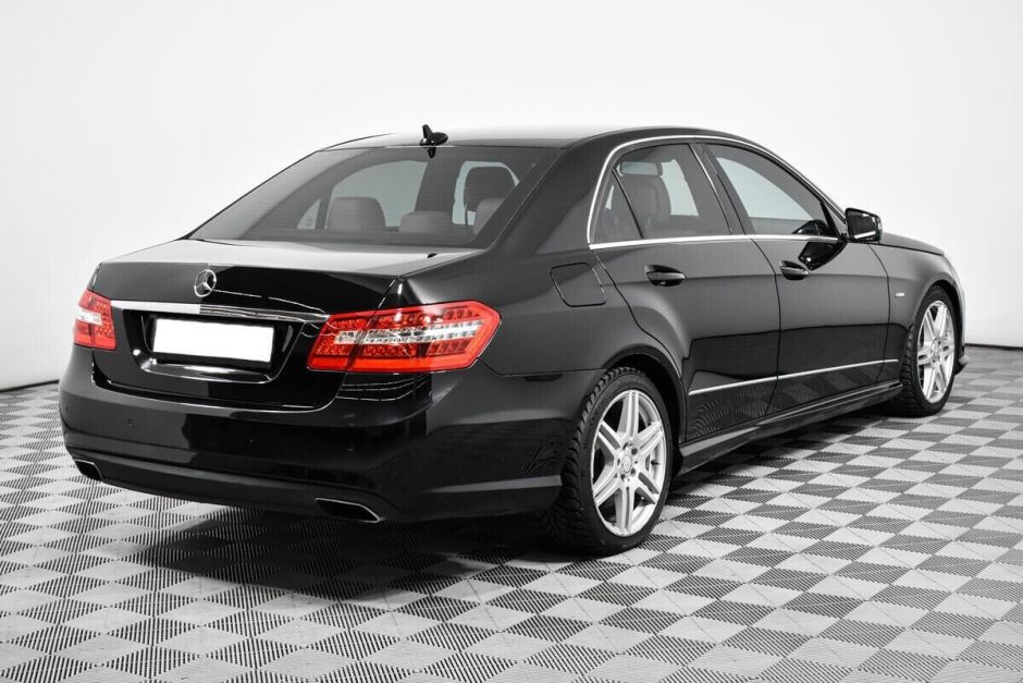 Mercedes-Benz E-Класс 1.8 АКПП, 2011, 146 000 км фото 2