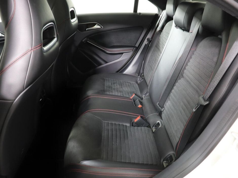 Mercedes-Benz CLA 2.0 РКПП, 2014, 116 000 км фото 10