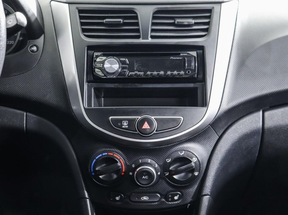 Hyundai Solaris 1.6 МКПП, 2014, 119 000 км фото 8