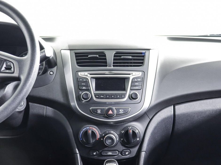 Hyundai Solaris 1.6 АКПП, 2015, 108 000 км фото 8