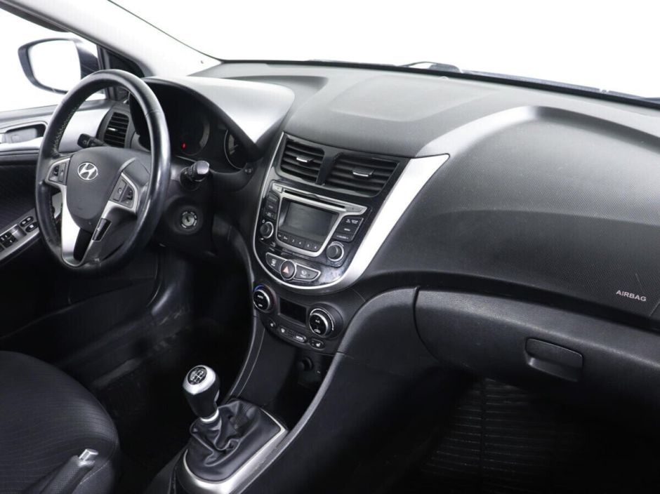 Hyundai Solaris 1.6 МКПП, 2015, 107 000 км фото 7