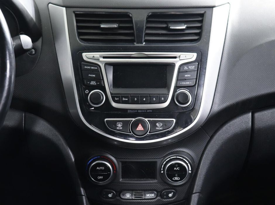 Hyundai Solaris 1.6 МКПП, 2015, 107 000 км фото 9