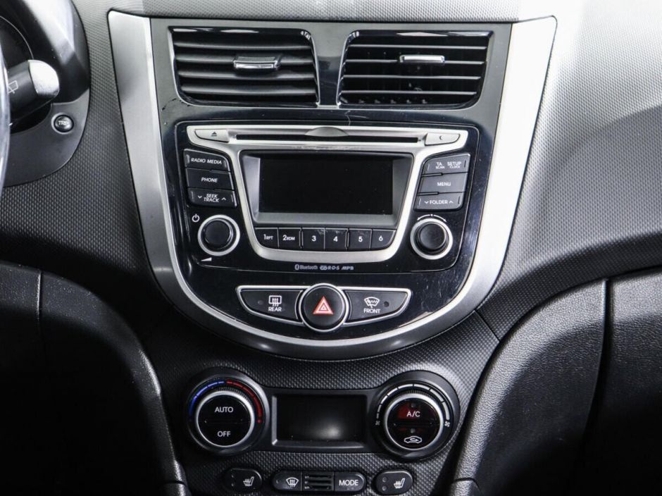 Hyundai Solaris 1.6 АКПП, 2015, 108 000 км фото 9