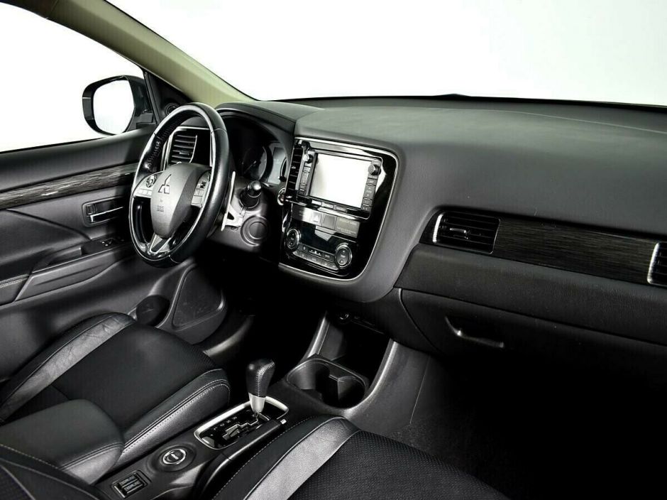Mitsubishi Outlander 2.4 CVT, 2018, 61 000 км фото 5