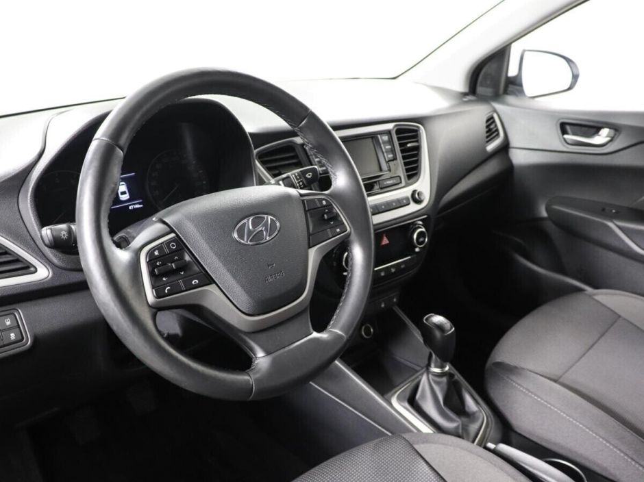 Hyundai Solaris 1.6 МКПП, 2018, 60 000 км фото 5