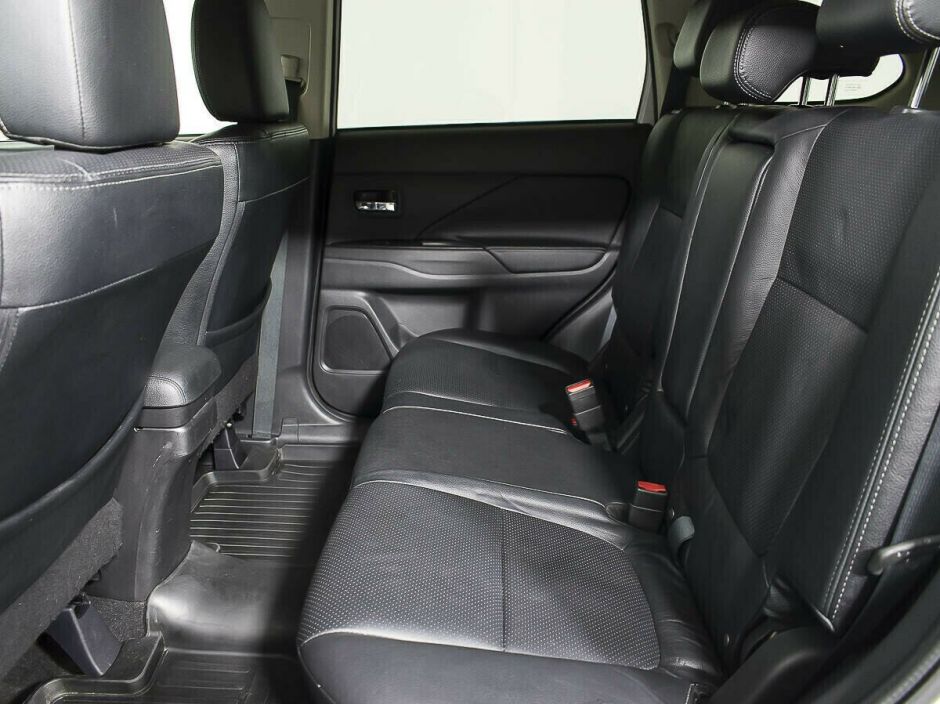 Mitsubishi Outlander 2.4 CVT, 2018, 67 000 км фото 6