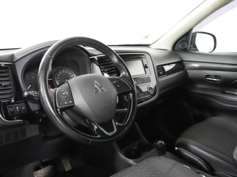 Mitsubishi Outlander 2.4 CVT, 2018, 74 000 км фото 10
