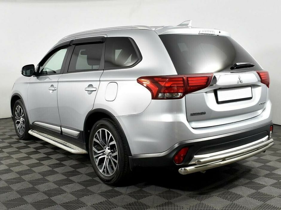 Mitsubishi Outlander 2.0 CVT, 2018, 69 000 км фото 3