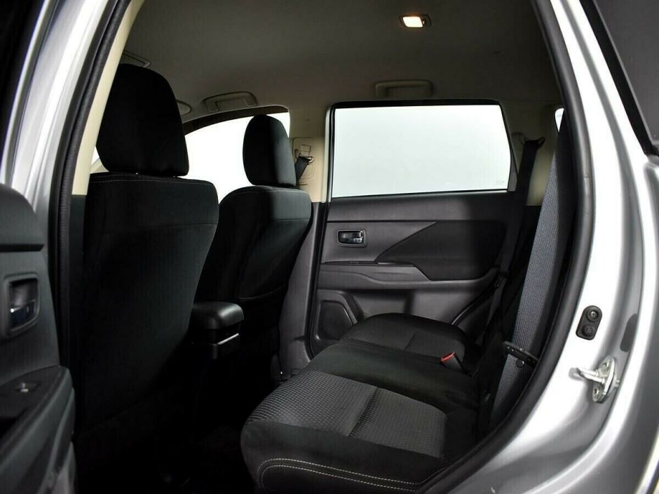 Mitsubishi Outlander 2.0 CVT, 2018, 69 000 км фото 6