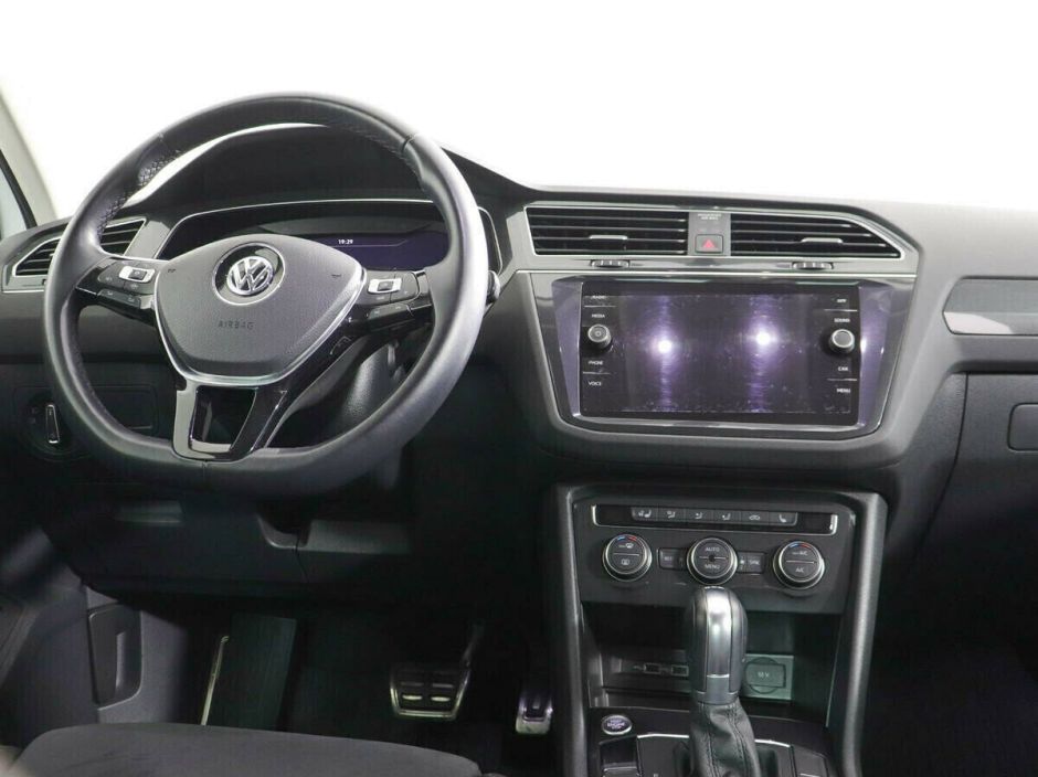 Volkswagen Tiguan 1.5 РКПП, 2018, 65 000 км фото 6