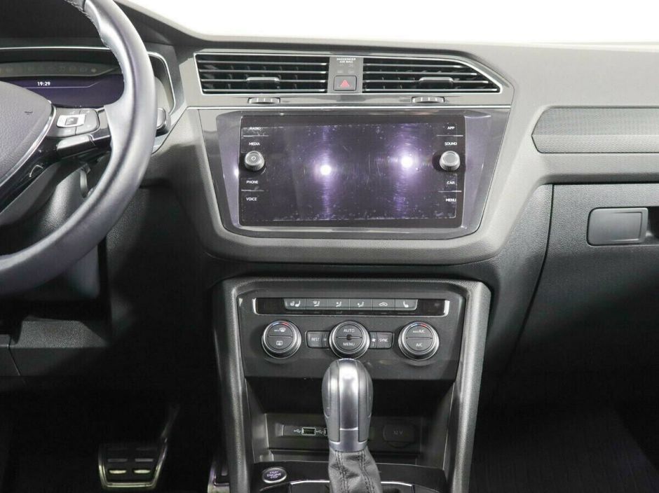 Volkswagen Tiguan 1.5 РКПП, 2018, 65 000 км фото 10