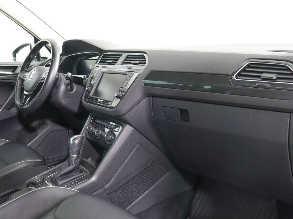 Volkswagen Tiguan 2.0 РКПП, 2017, 77 000 км фото 5
