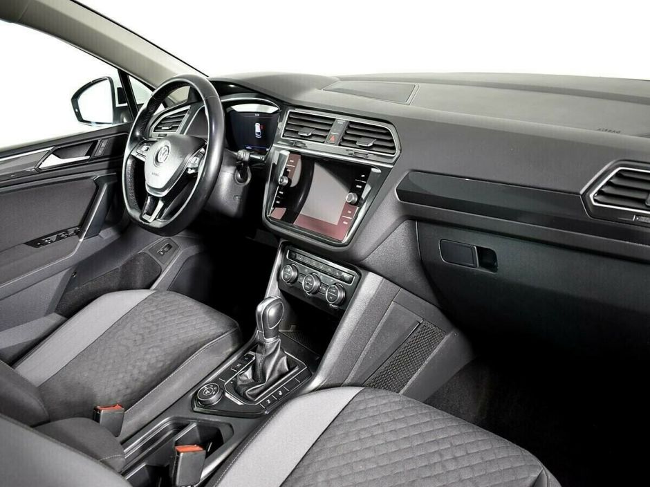 Volkswagen Tiguan 2.0 РКПП, 2018, 64 000 км фото 5