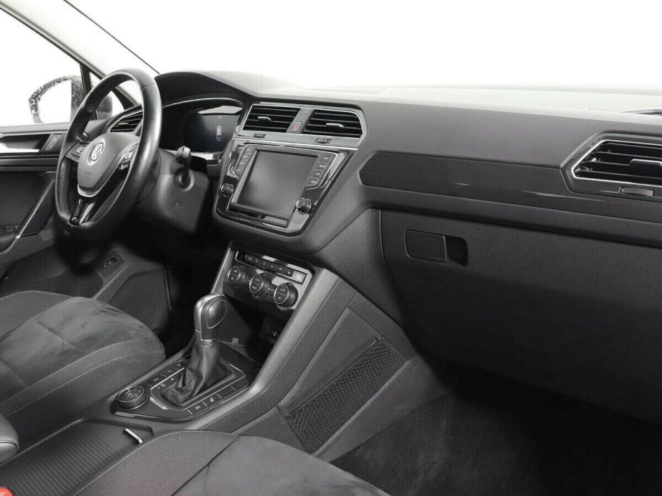 Volkswagen Tiguan 2.0 РКПП, 2018, 68 000 км фото 5