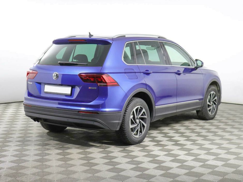 Volkswagen Tiguan 2.0 РКПП, 2018, 65 000 км фото 3