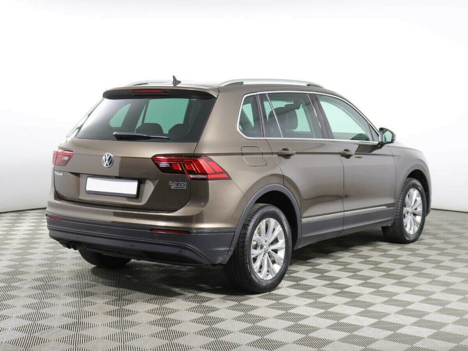 Volkswagen Tiguan 2.0 РКПП, 2018, 61 000 км фото 3
