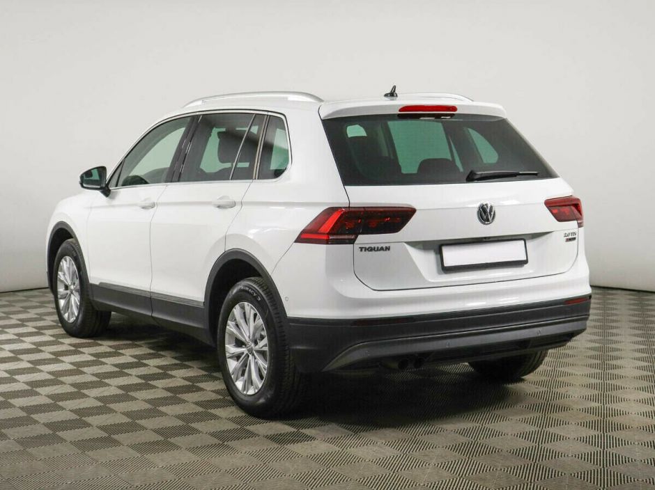 Volkswagen Tiguan 2.0 РКПП, 2018, 65 000 км фото 4