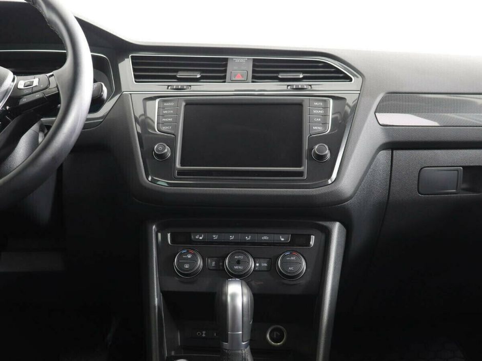 Volkswagen Tiguan 2.0 РКПП, 2018, 65 000 км фото 9