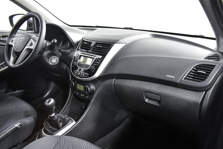 Hyundai Solaris 1.6 МКПП, 2013, 125 000 км фото 8