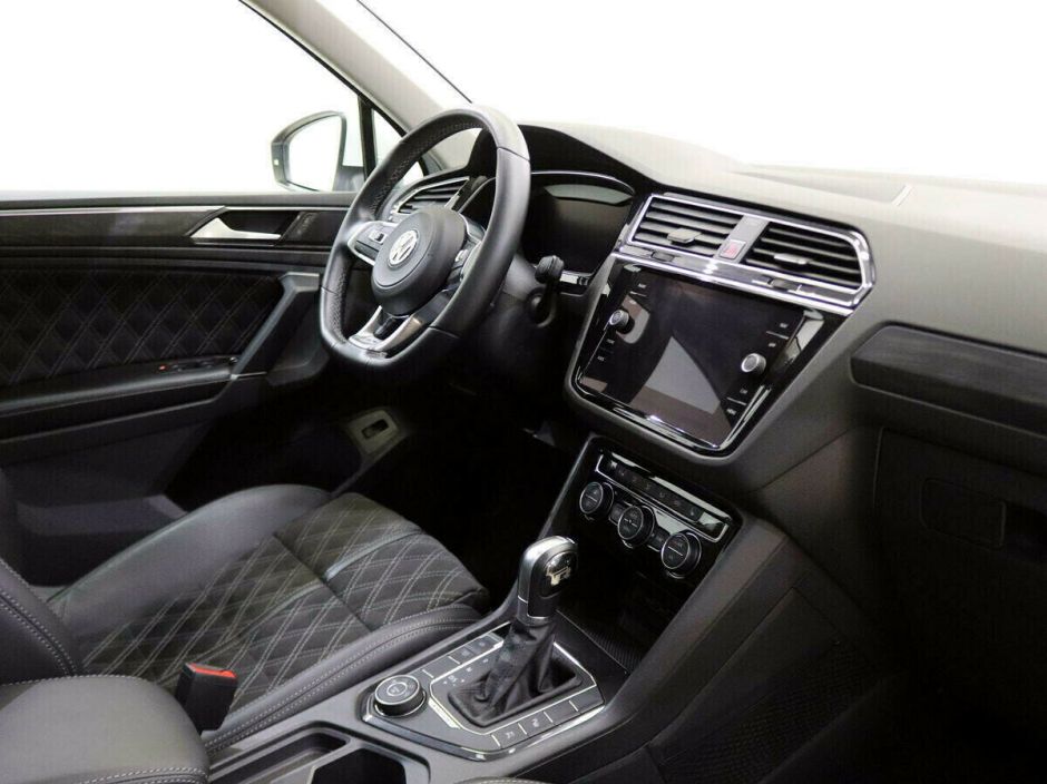 Volkswagen Tiguan 2.0 АКПП, 2018, 64 000 км фото 6