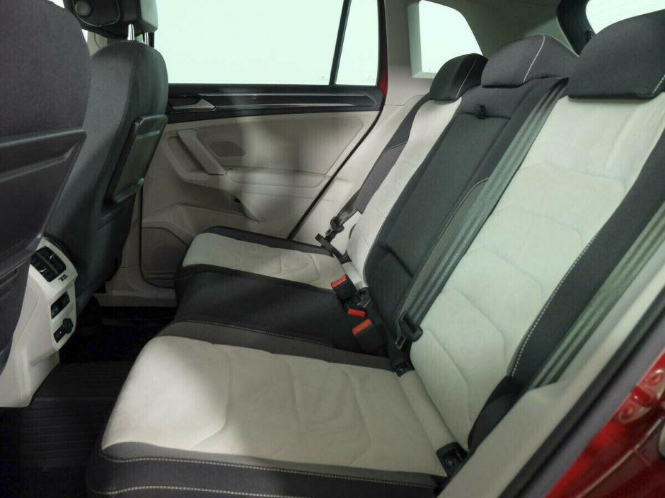 Volkswagen Tiguan 2.0 АКПП, 2018, 59 000 км фото 8