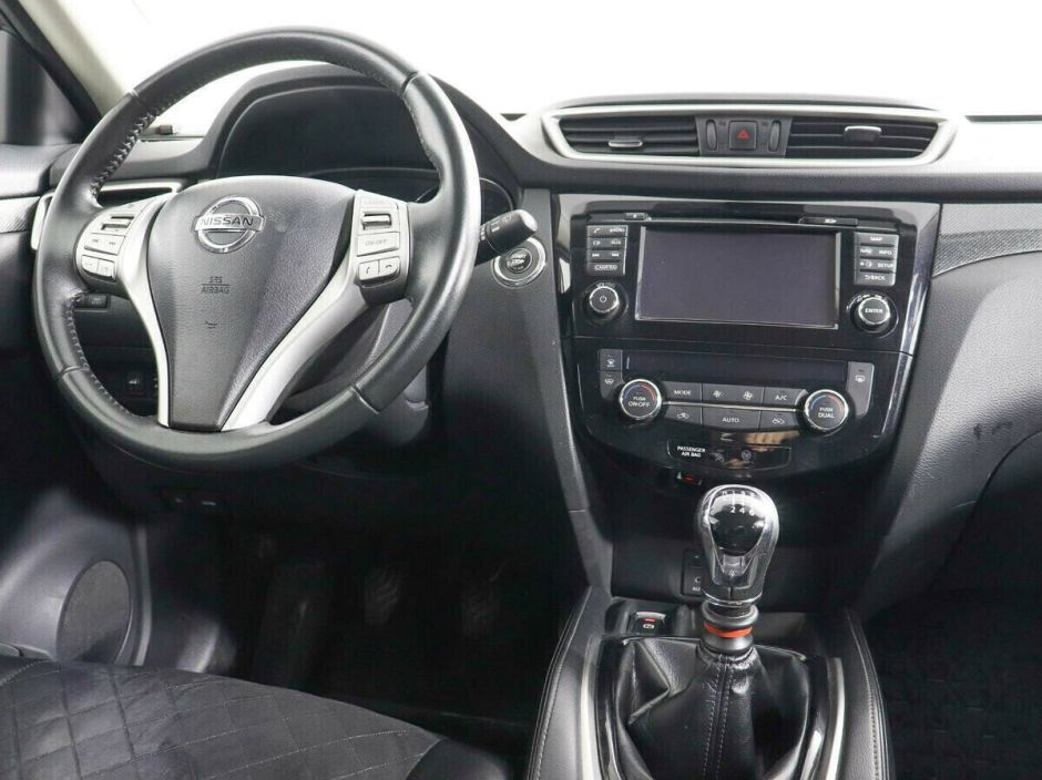 Nissan X-Trail 1.6 МКПП, 2015, 107 000 км фото 8