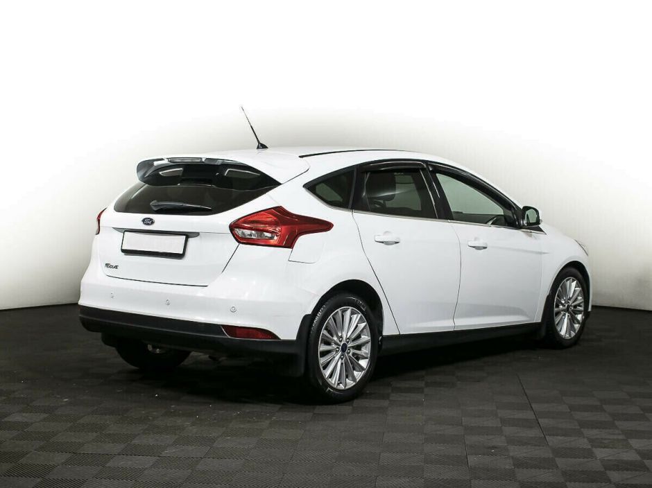 Ford Focus 1.6 РКПП, 2015, 110 000 км фото 3