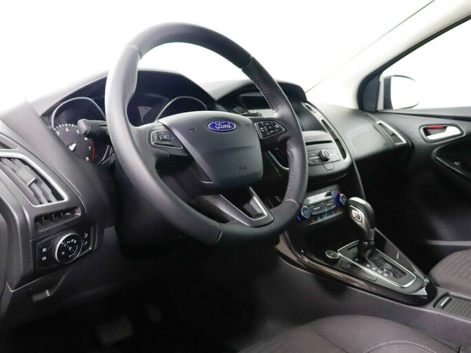 Ford Focus 1.6 РКПП, 2019, 49 000 км фото 8