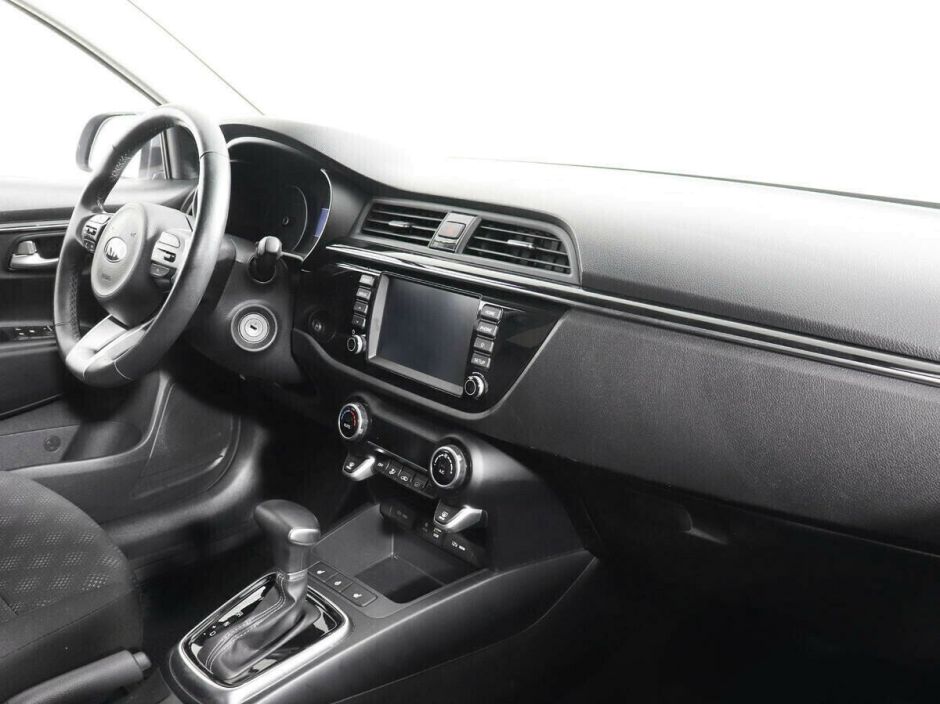 Kia Rio 1.6 АКПП, 2018, 60 000 км фото 11