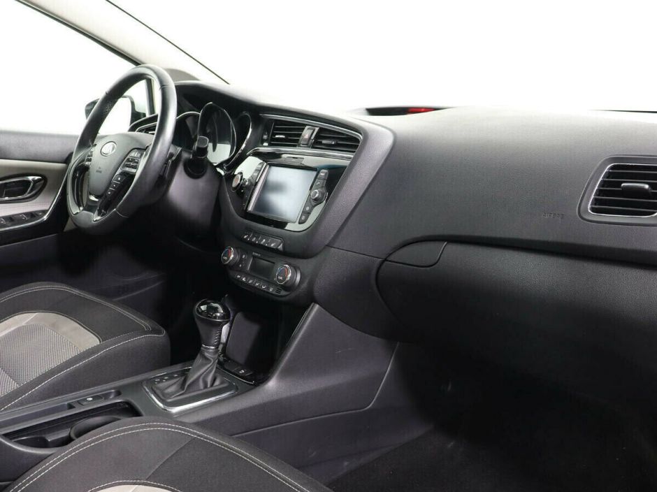 Kia Ceed 1.6 РКПП, 2015, 96 000 км фото 11