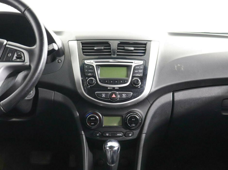 Hyundai Solaris 1.4 АКПП, 2013, 130 000 км фото 6