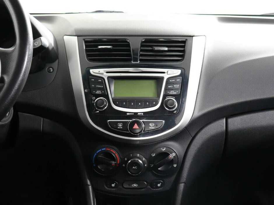 Hyundai Solaris 1.6 МКПП, 2013, 124 000 км фото 7