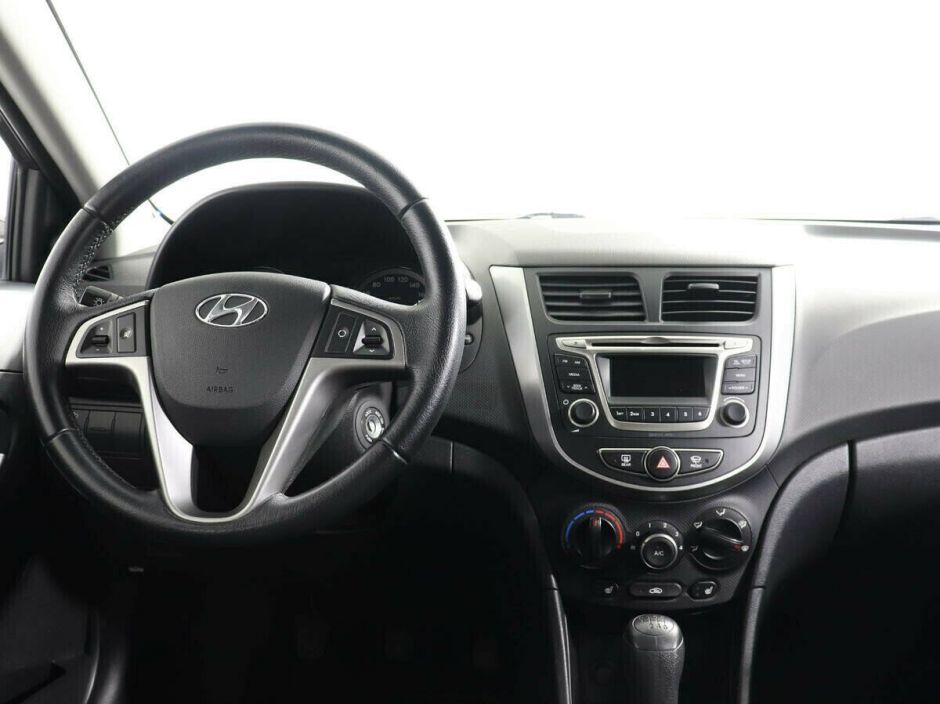 Hyundai Solaris 1.6 МКПП, 2017, 76 000 км фото 8