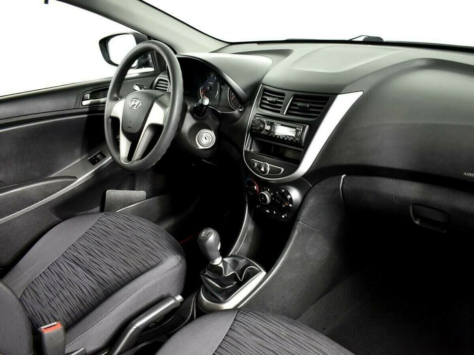 Hyundai Solaris 1.6 МКПП, 2016, 92 000 км фото 5